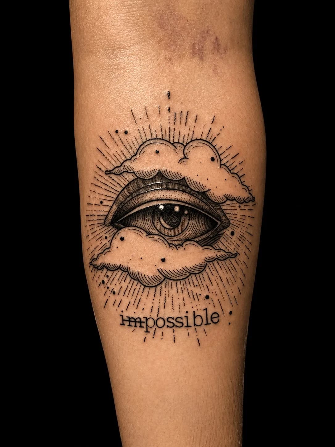 Ojo entre nubes — Antebrazo
